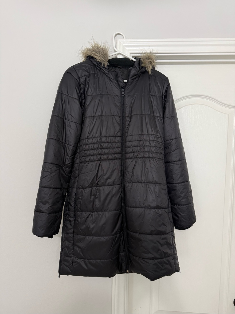 GAP Black Quilted Long Puffer Jacket with Faux Fur-Trim Hood